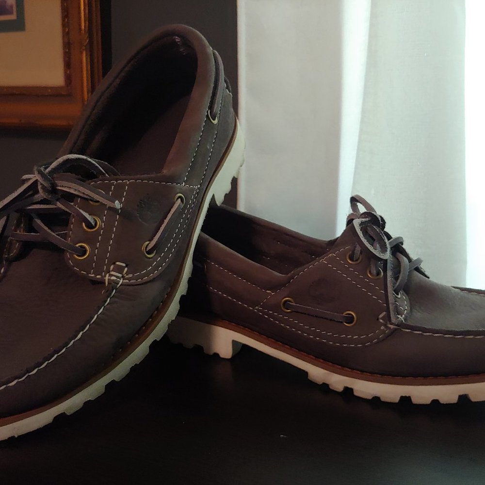 WOMAN'S TIMBERLAND LEATHER BOAT SHOES